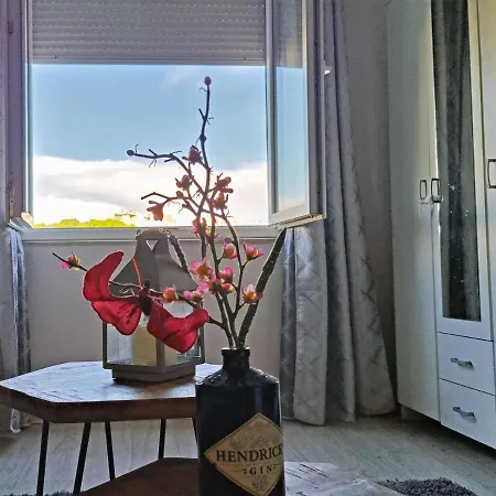 Chic - Near Bridge Apartment Zadar
